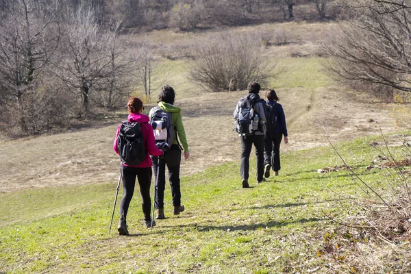 Wanderer beim Wandern — Stockfoto