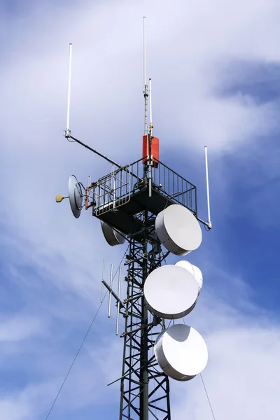 Iron tower with Antennas — Stock Photo, Image