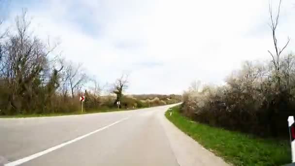 Voiture traversant l'Istrie 