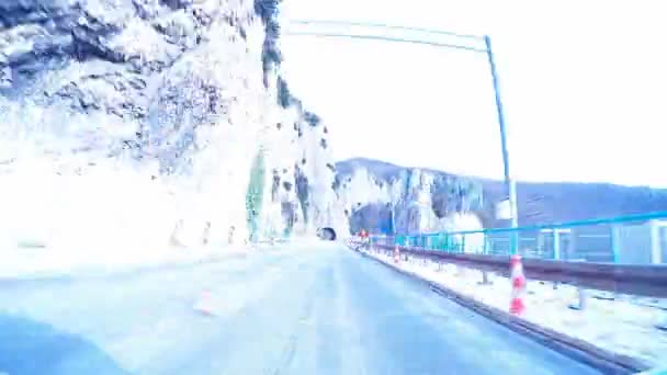 Fast Car guida attraverso il tunnel ucka, Croazia — Video Stock