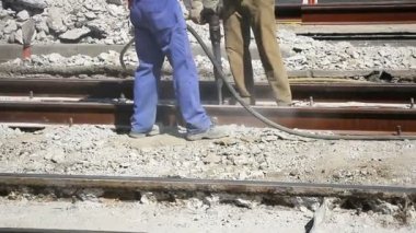 iki işçi ile çekiçleri