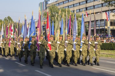 Hırvat ordusunun askeri festival geçit töreni
