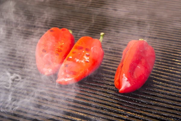 Grillriste røde peberfrugter - Stock-foto