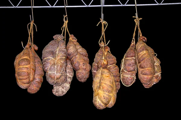 Kulen pendurado em fumeiro — Fotografia de Stock