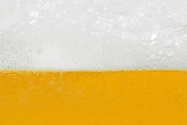 Köpüklü ve köpüklü bira.