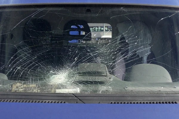 The Broken windshield — Stock Photo, Image