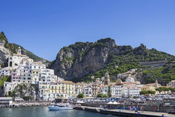 Amalfi dorp in de provincie Salerno in Italië — Stockfoto