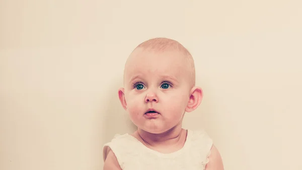 Kis lány gyermek-portré — Stock Fotó