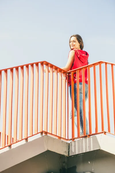 Skate girl walking — Stock Photo, Image