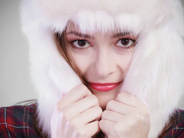 Woman wearing fashionable  fur hat — Stock Photo, Image