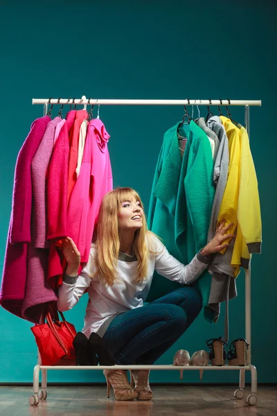 Compras de clientes en la tienda del centro comercial —  Fotos de Stock