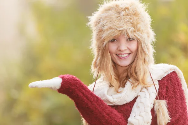 Woman with open palm — Stock Photo, Image