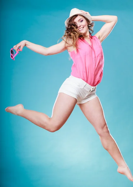 Mädchen haben Spaß beim Springen — Stockfoto