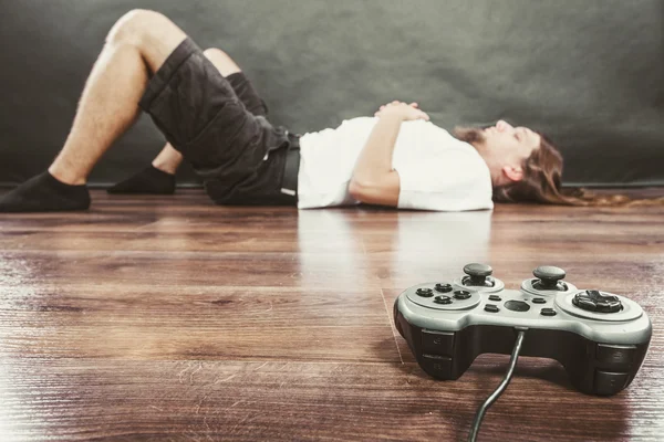 Young man with pad — Stock Photo, Image