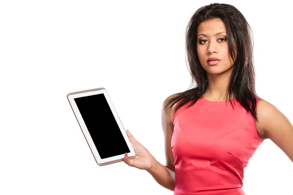 Женщина держит планшет — стоковое фото