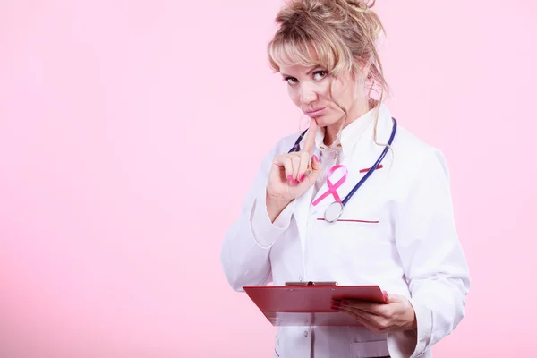 Mujer médico diagnosticar paciente — Foto de Stock