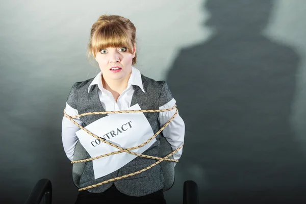 Businesswoman bounded by contract — Stock Photo, Image