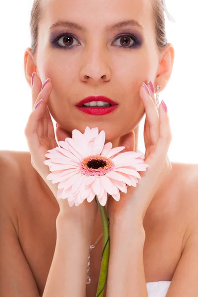 Trouwdag. romantische meisje bruid met roze bloem — Stockfoto