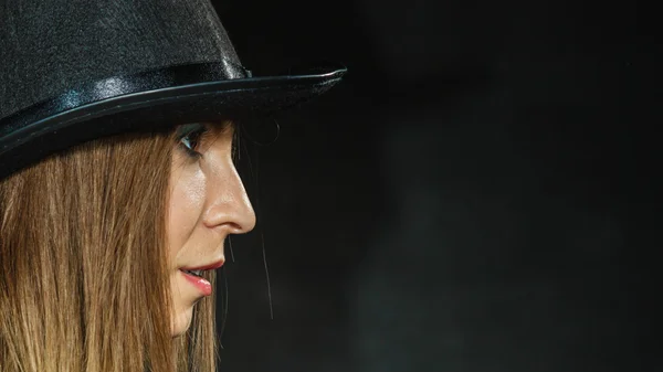 Woman wearing hat — Stock Photo, Image