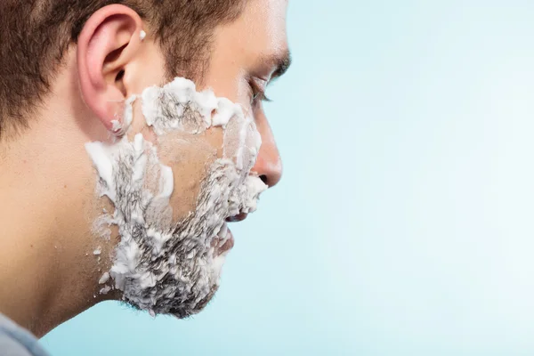 Muž holení vousů tvář profil — Stock fotografie