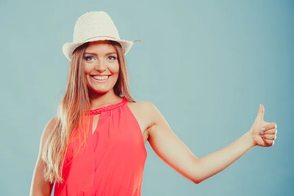 Mujer mostrando pulgar hacia arriba — Foto de Stock