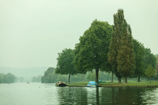 Thames river landscape. Autumn nature. — Stock Photo, Image