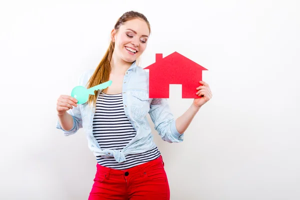 Woman and paper house. Housing real estate concept — Stock Photo, Image