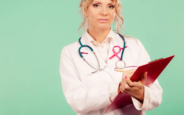 Mujer médico diagnosticar paciente — Foto de Stock