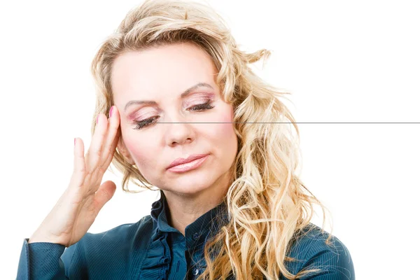 Mujer elegante con dolor de cabeza —  Fotos de Stock