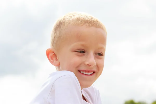 Happy smiling child kid outdoor. — Stock Photo, Image