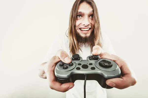 Homem feliz jogando jogos — Fotografia de Stock