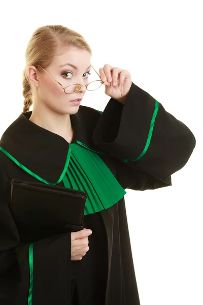 Kobieta adwokat adwokat na sobie czarna suknia zielony — Zdjęcie stockowe