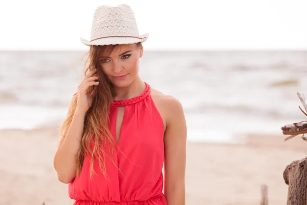 Gorgeous attractive young woman in summer. — Stock Photo, Image