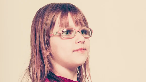 Portrait de fille dans des lunettes — Photo