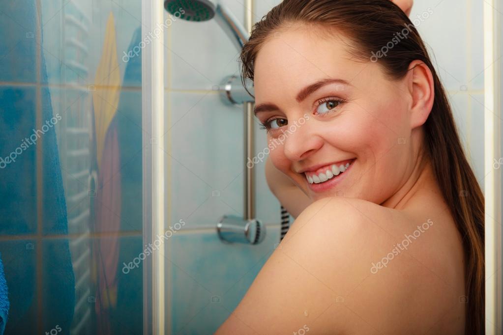 Девки в кабинке