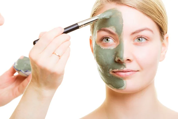 Cosmetician applying  mask — Stock Photo, Image