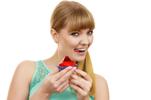 Woman holding  cupcake — Stock Photo, Image