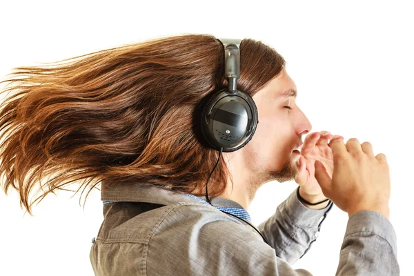 Amante de la música apasionada. Hombre con auriculares. — Foto de Stock