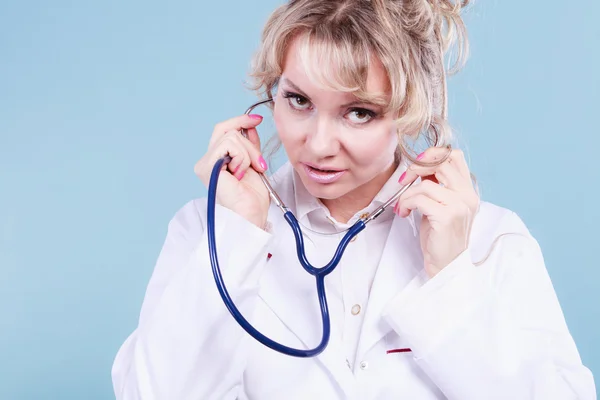 Woman doctor with stethoscope. — Stock Photo, Image