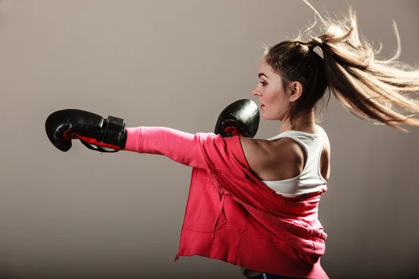 Entrenamiento femenino feminista, boxeo . — Foto de Stock