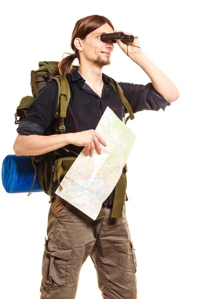Ember hátizsákos térképet nézegette távcsövek — Stock Fotó