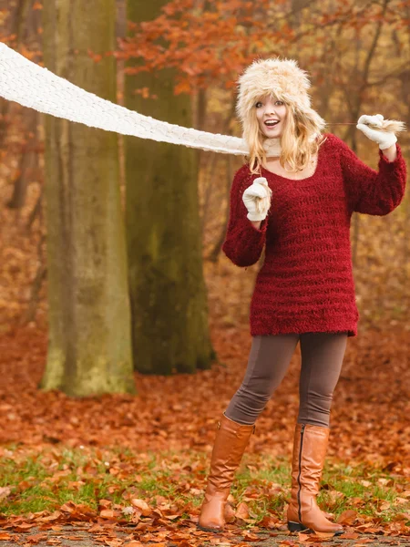 Fashion woman in windy fall autumn park forest. — Stock Photo, Image