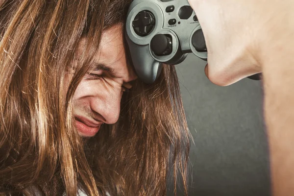 Infeliz masculino jogar jogos — Fotografia de Stock