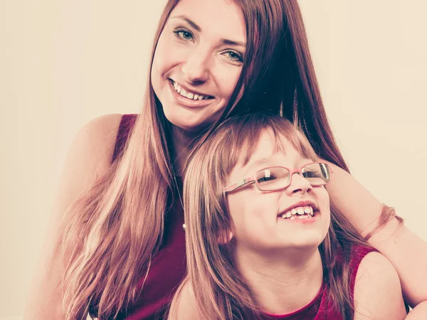 Familia feliz. Mamá y su hija . —  Fotos de Stock