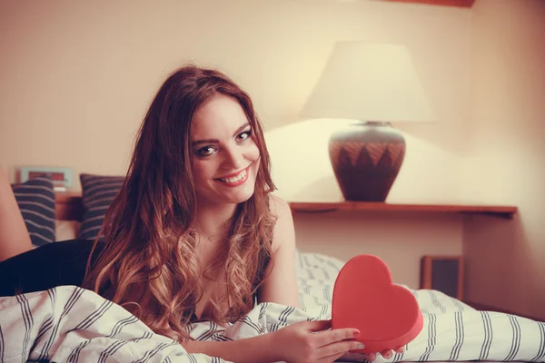 Woman in lingerie in bed. Valentines day love. — Stock Photo, Image