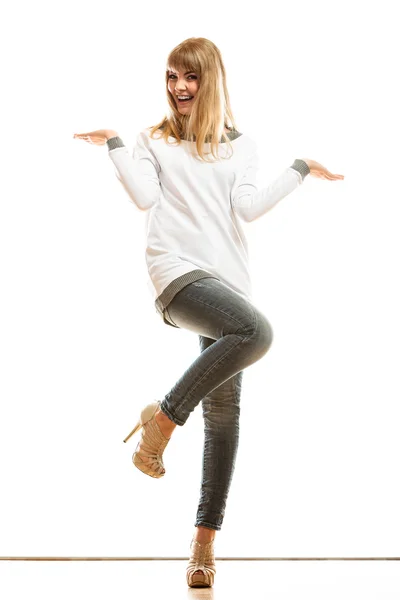 Woman casual style showing empty hand — Stock Photo, Image