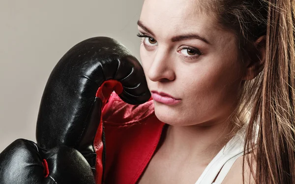 女性のトレーニングします。ボクシング. — ストック写真