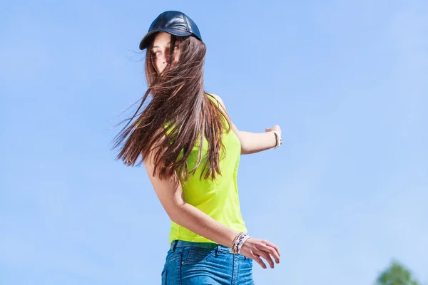 Portrait of pretty teenager girl outdoor. — Stock Photo, Image