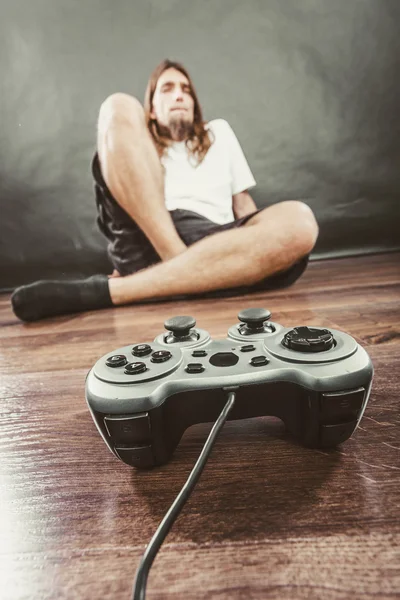 Young man with pad — Stock Photo, Image