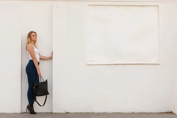 Trendy urban girl outdoors — Stock Photo, Image